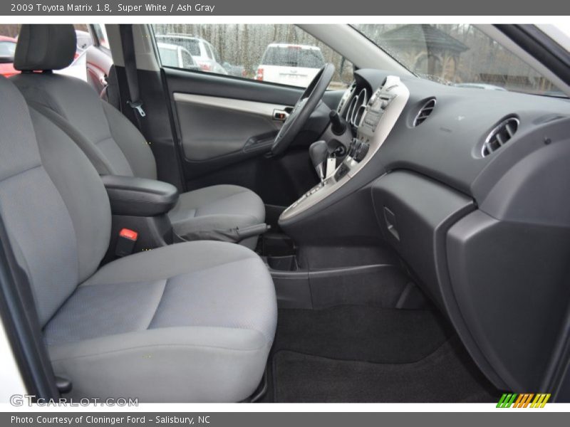 Super White / Ash Gray 2009 Toyota Matrix 1.8