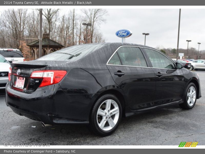 Attitude Black Metallic / Black/Ash 2014 Toyota Camry SE