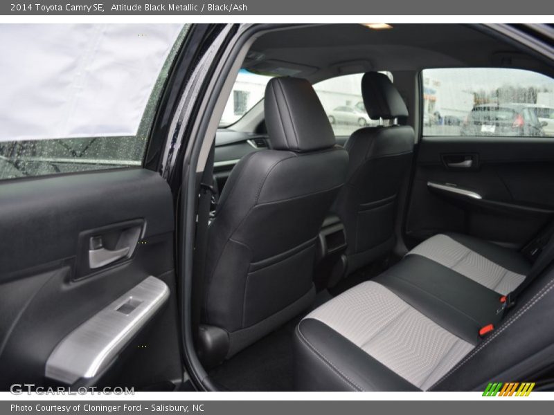 Attitude Black Metallic / Black/Ash 2014 Toyota Camry SE