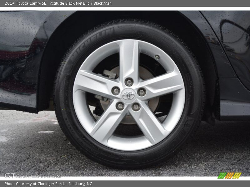 Attitude Black Metallic / Black/Ash 2014 Toyota Camry SE