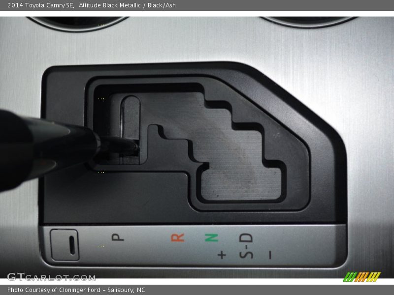 Attitude Black Metallic / Black/Ash 2014 Toyota Camry SE