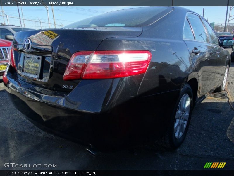 Black / Bisque 2009 Toyota Camry XLE