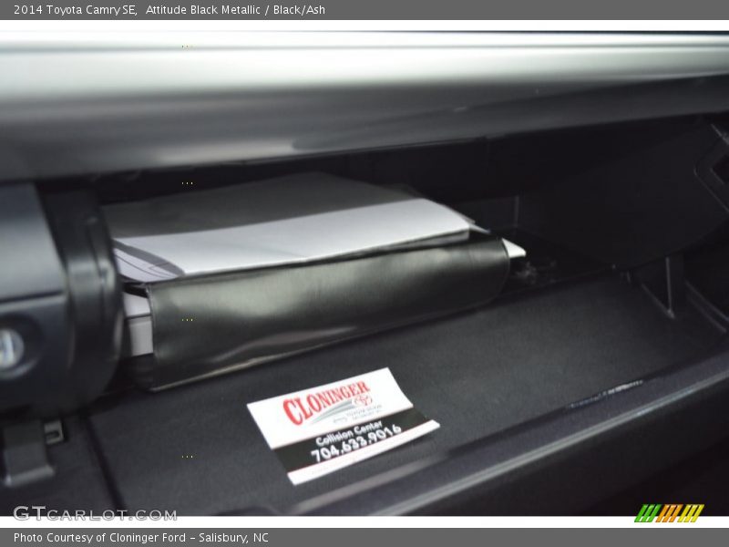 Attitude Black Metallic / Black/Ash 2014 Toyota Camry SE