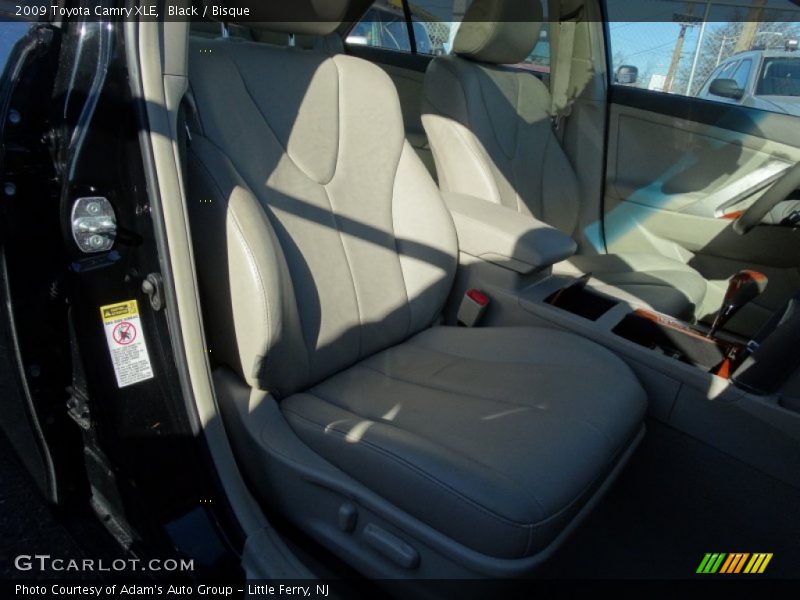 Black / Bisque 2009 Toyota Camry XLE