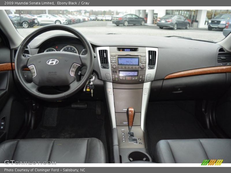 Dashboard of 2009 Sonata Limited