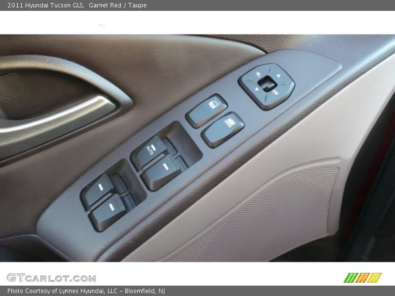 Garnet Red / Taupe 2011 Hyundai Tucson GLS