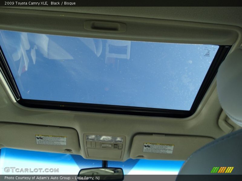 Black / Bisque 2009 Toyota Camry XLE