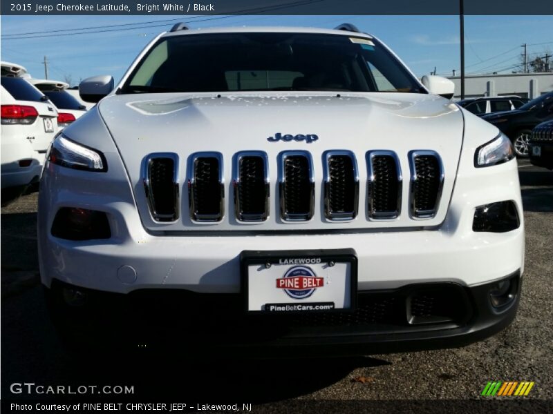 Bright White / Black 2015 Jeep Cherokee Latitude