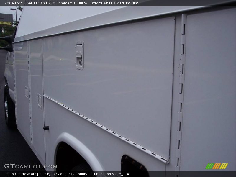 Oxford White / Medium Flint 2004 Ford E Series Van E350 Commercial Utility