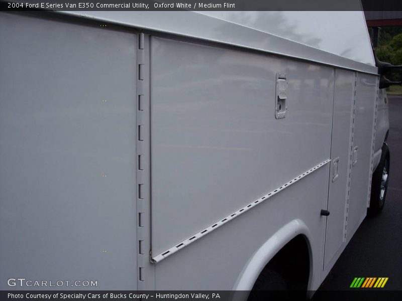 Oxford White / Medium Flint 2004 Ford E Series Van E350 Commercial Utility