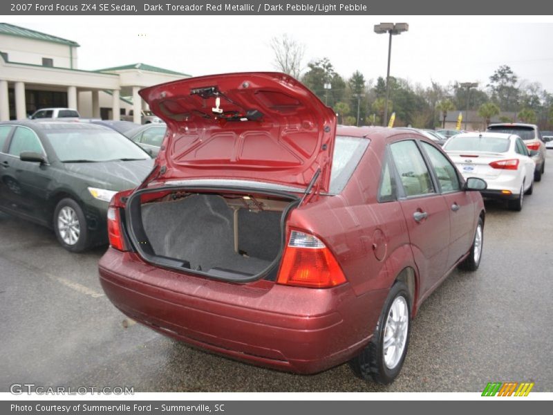Dark Toreador Red Metallic / Dark Pebble/Light Pebble 2007 Ford Focus ZX4 SE Sedan