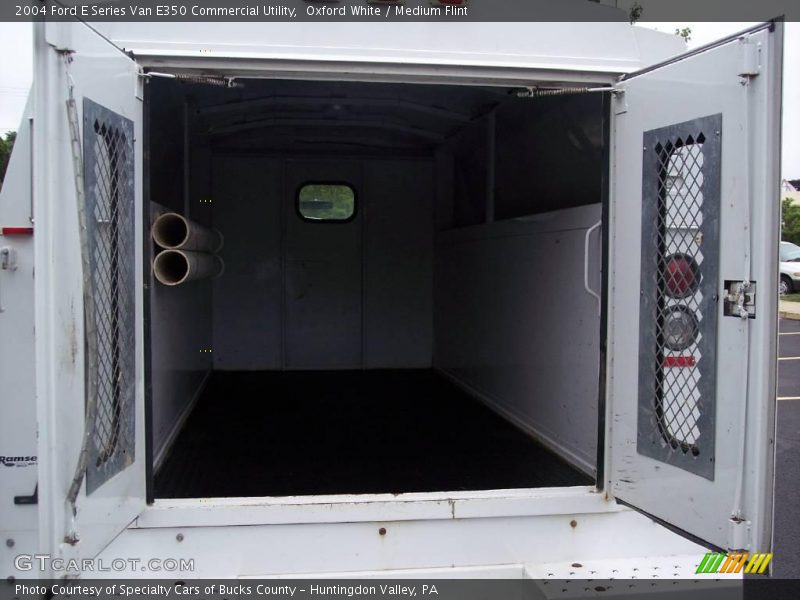 Oxford White / Medium Flint 2004 Ford E Series Van E350 Commercial Utility