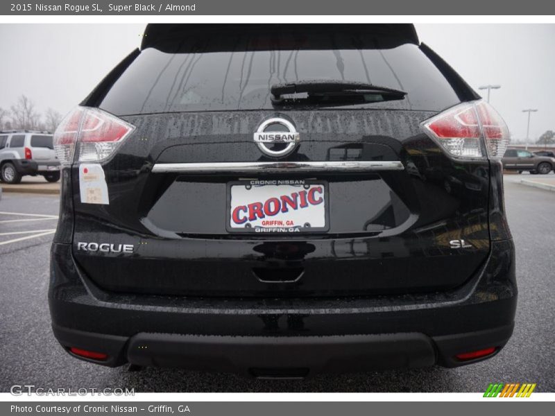 Super Black / Almond 2015 Nissan Rogue SL