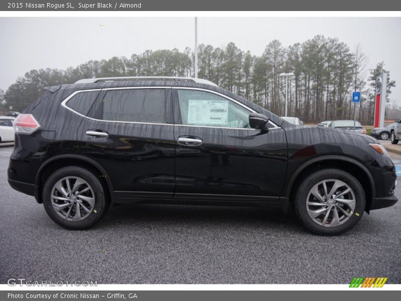 Super Black / Almond 2015 Nissan Rogue SL