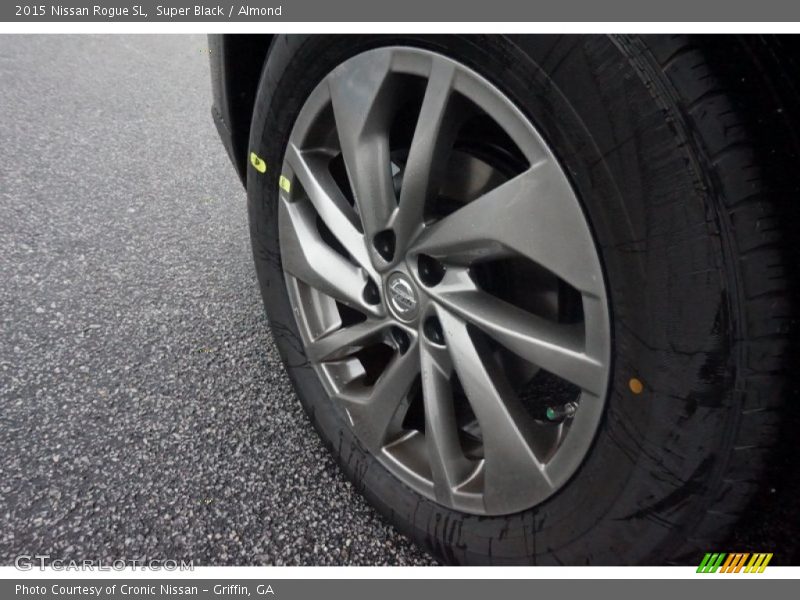 Super Black / Almond 2015 Nissan Rogue SL