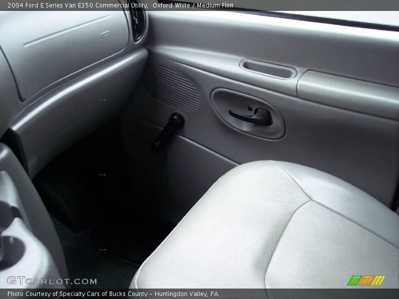 Oxford White / Medium Flint 2004 Ford E Series Van E350 Commercial Utility