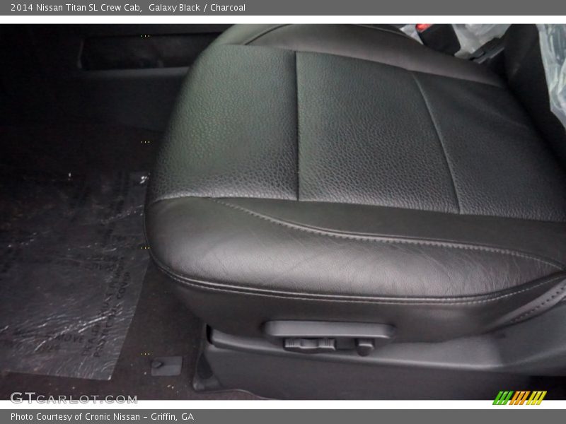 Galaxy Black / Charcoal 2014 Nissan Titan SL Crew Cab