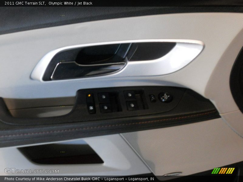 Olympic White / Jet Black 2011 GMC Terrain SLT