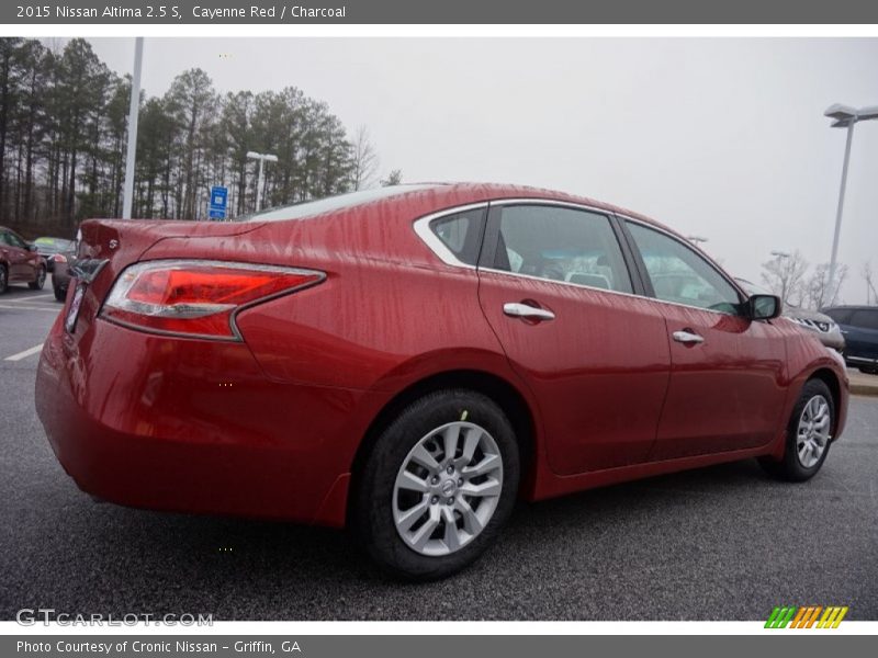 Cayenne Red / Charcoal 2015 Nissan Altima 2.5 S