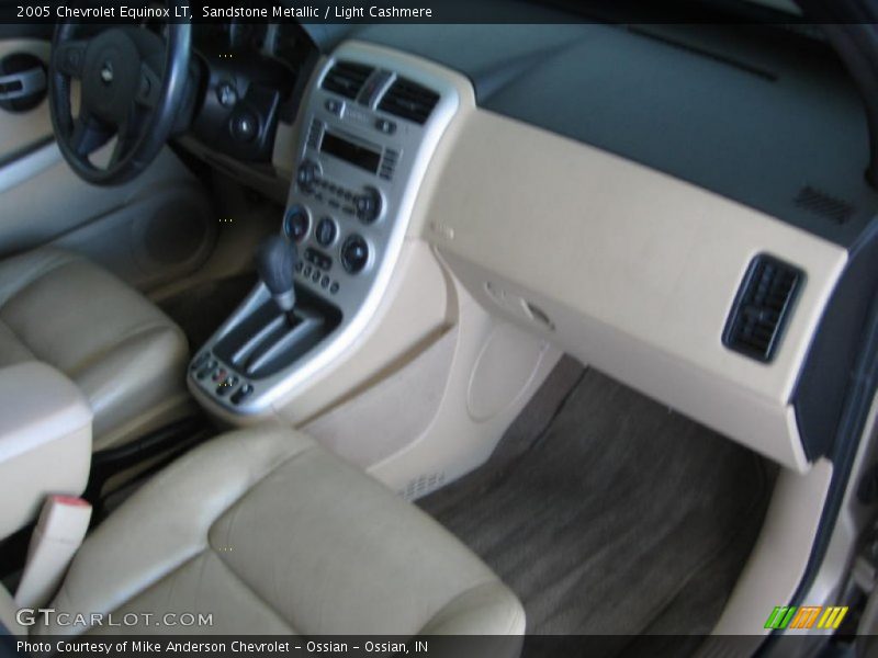 Sandstone Metallic / Light Cashmere 2005 Chevrolet Equinox LT