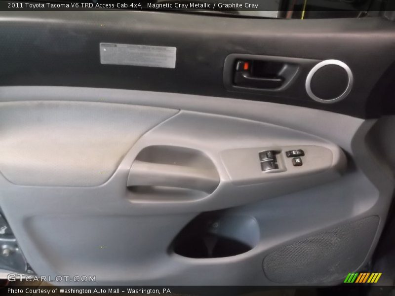 Magnetic Gray Metallic / Graphite Gray 2011 Toyota Tacoma V6 TRD Access Cab 4x4