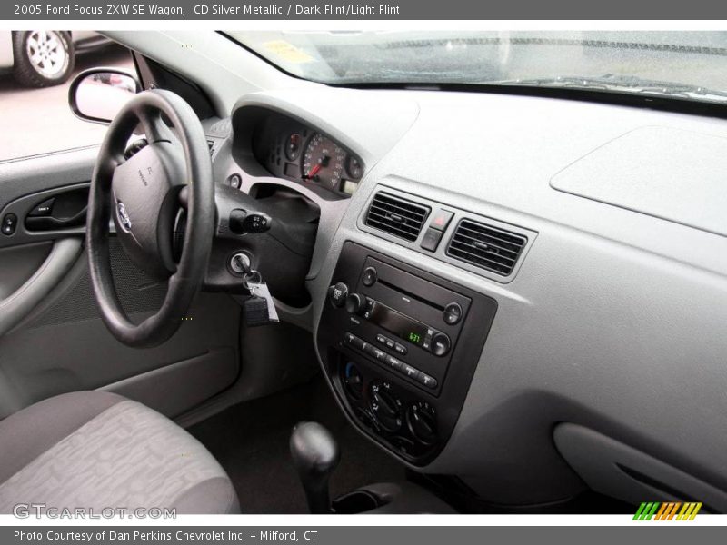 CD Silver Metallic / Dark Flint/Light Flint 2005 Ford Focus ZXW SE Wagon