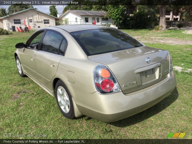 Velvet Beige / Blond Beige 2002 Nissan Altima 2.5 S