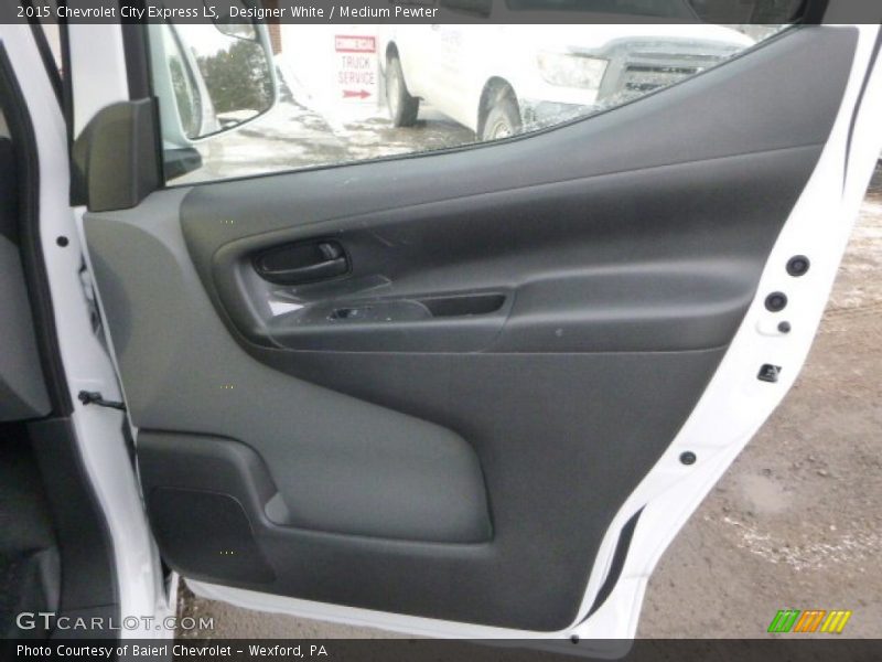 Designer White / Medium Pewter 2015 Chevrolet City Express LS