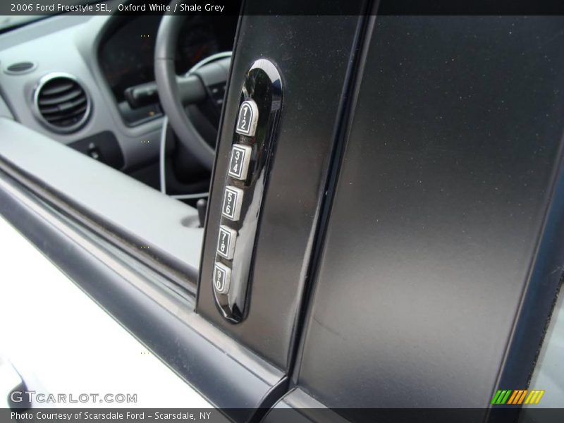 Oxford White / Shale Grey 2006 Ford Freestyle SEL