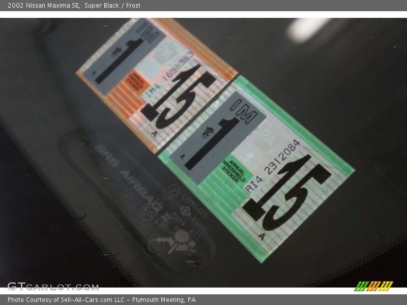 Super Black / Frost 2002 Nissan Maxima SE