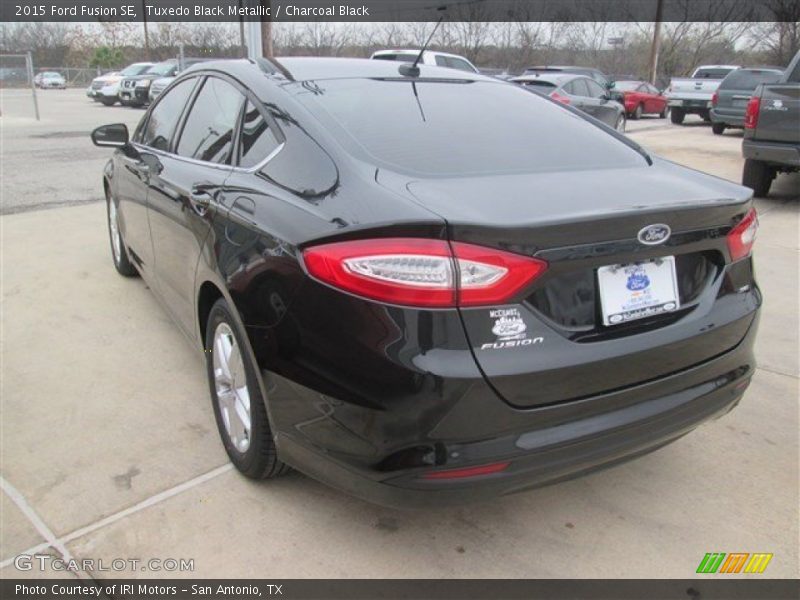 Tuxedo Black Metallic / Charcoal Black 2015 Ford Fusion SE