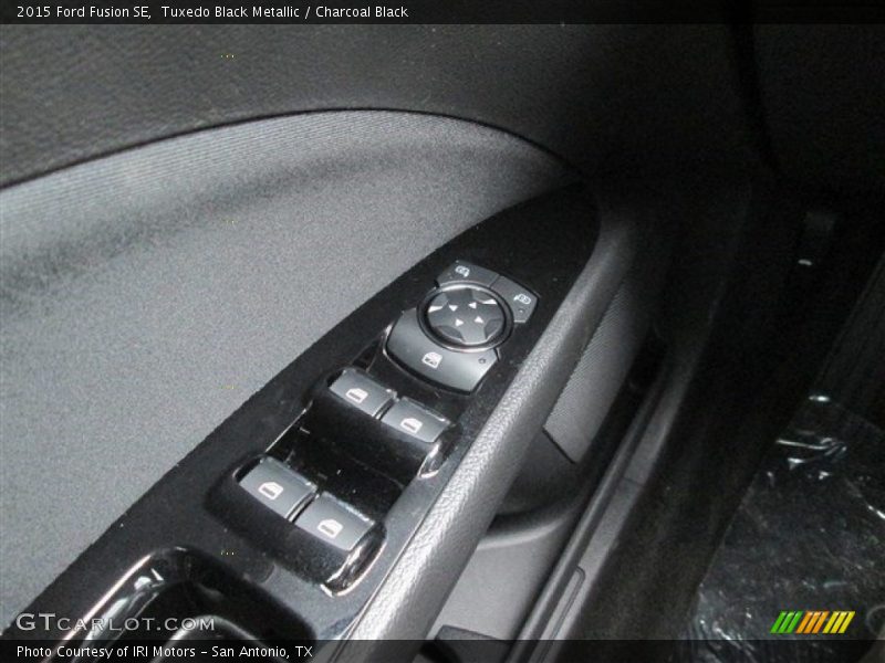 Tuxedo Black Metallic / Charcoal Black 2015 Ford Fusion SE