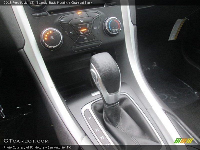 Tuxedo Black Metallic / Charcoal Black 2015 Ford Fusion SE