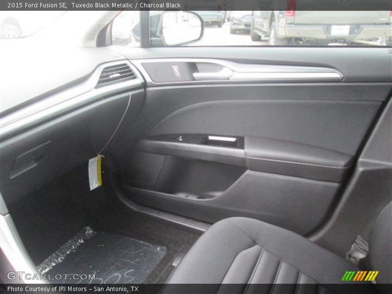 Tuxedo Black Metallic / Charcoal Black 2015 Ford Fusion SE