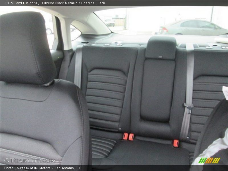 Tuxedo Black Metallic / Charcoal Black 2015 Ford Fusion SE