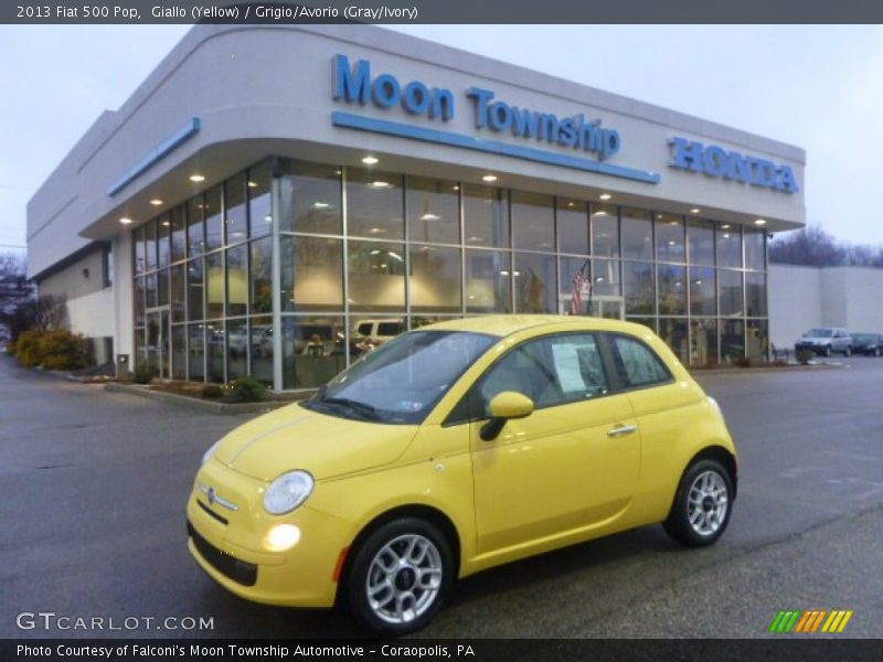 Giallo (Yellow) / Grigio/Avorio (Gray/Ivory) 2013 Fiat 500 Pop
