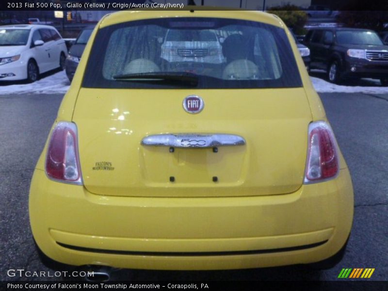 Giallo (Yellow) / Grigio/Avorio (Gray/Ivory) 2013 Fiat 500 Pop