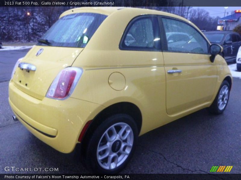 Giallo (Yellow) / Grigio/Avorio (Gray/Ivory) 2013 Fiat 500 Pop