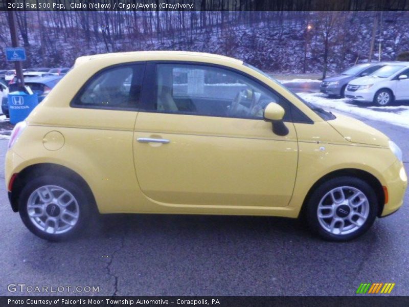 Giallo (Yellow) / Grigio/Avorio (Gray/Ivory) 2013 Fiat 500 Pop