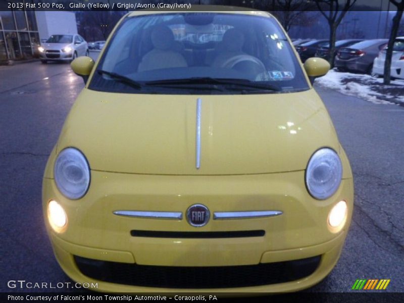 Giallo (Yellow) / Grigio/Avorio (Gray/Ivory) 2013 Fiat 500 Pop