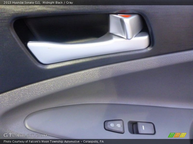 Midnight Black / Gray 2013 Hyundai Sonata GLS