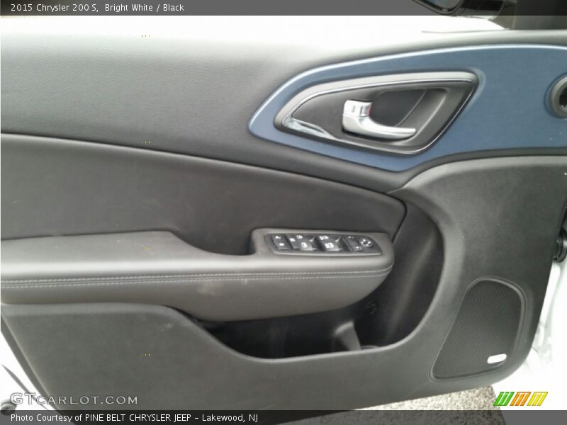 Bright White / Black 2015 Chrysler 200 S
