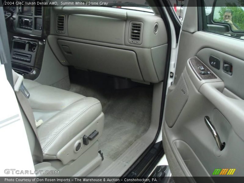 Summit White / Stone Gray 2004 GMC Yukon Denali AWD