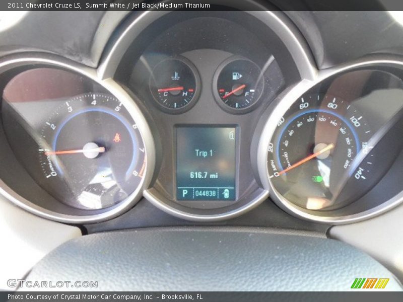 Summit White / Jet Black/Medium Titanium 2011 Chevrolet Cruze LS