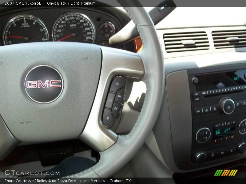 Onyx Black / Light Titanium 2007 GMC Yukon SLT