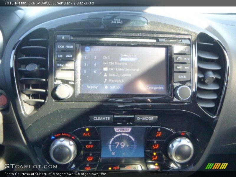 Super Black / Black/Red 2015 Nissan Juke SV AWD