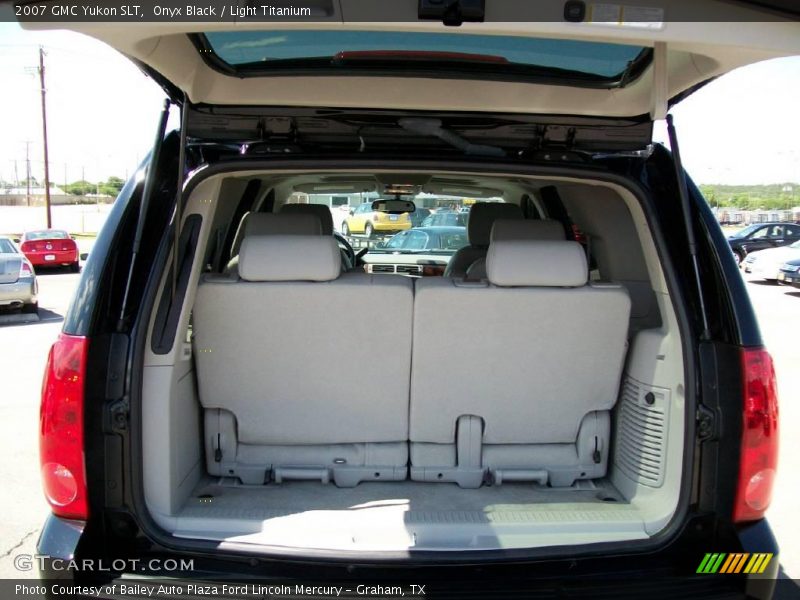 Onyx Black / Light Titanium 2007 GMC Yukon SLT