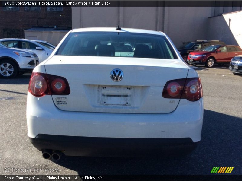 Candy White / Titan Black 2010 Volkswagen Jetta SE Sedan