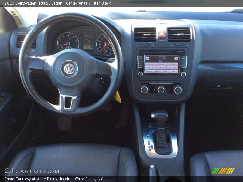 Candy White / Titan Black 2010 Volkswagen Jetta SE Sedan