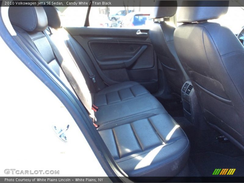 Candy White / Titan Black 2010 Volkswagen Jetta SE Sedan